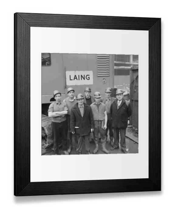 Framed Print : Laing workers Manchester JLP01_08_058576
