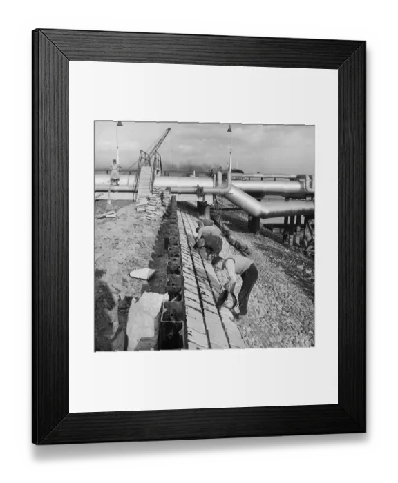 Framed Print : Coryton Refinery flood defences JLP01_08_020888