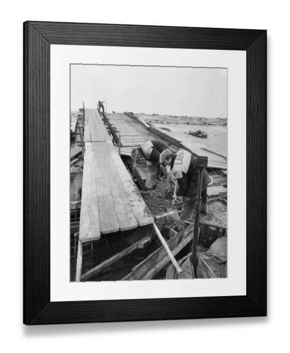 Framed Print : Roof construction JLP01_08_056101
