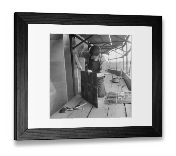 Framed Print : Fitting windows JLP01_08_060329a Framed Print : Fitting windows JLP01_08_060329a