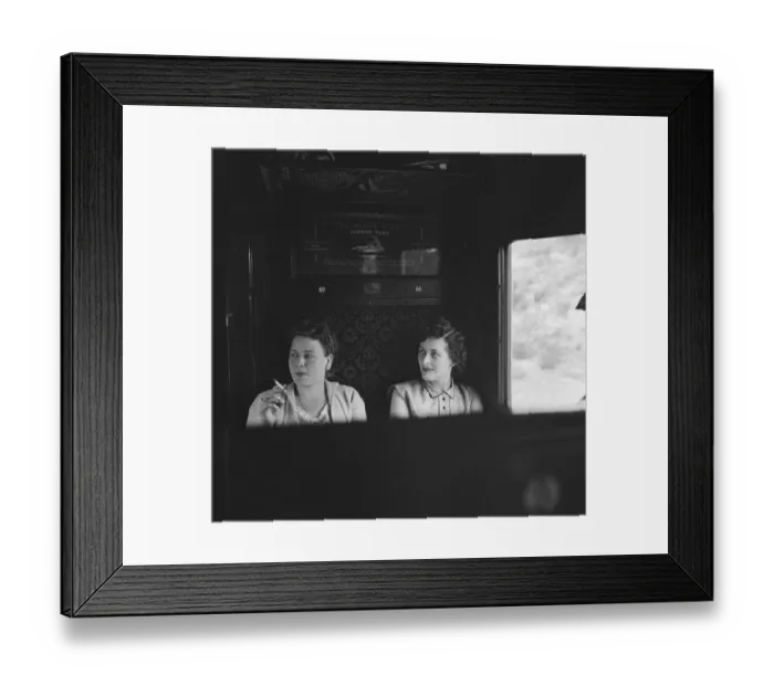 Framed Print : Friends JLP01_08_008880 Framed Print : Friends JLP01_08_008880