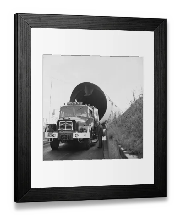Framed Print : Large load JLP01_08_093188A