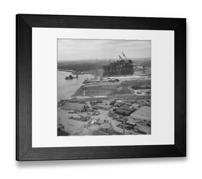Framed Print : Oil rig in dry dock JLP01_08_098940 Framed Print : Oil rig in dry dock JLP01_08_098940