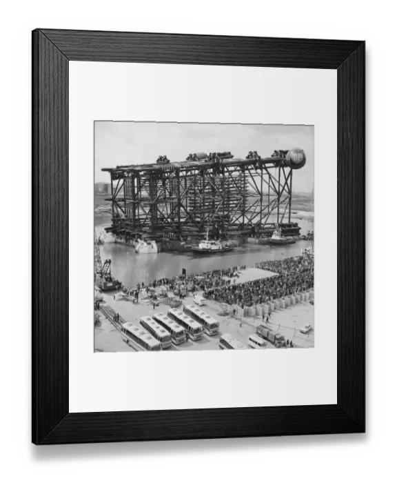Framed Print : Oil rig JLP01_09_752285AB