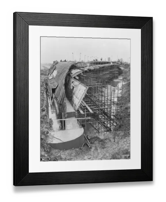 Framed Print : Steelfixing JLP01_08_054407 Framed Print : Steelfixing JLP01_08_054407