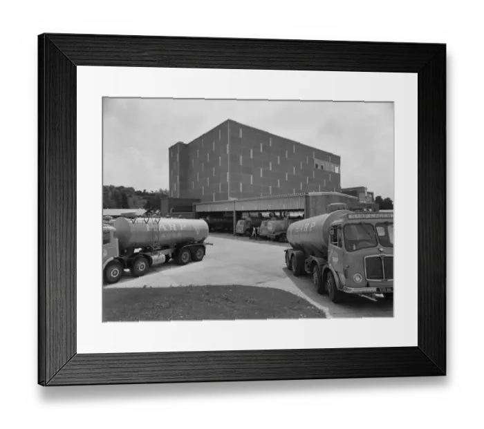 Framed Print : Beer supply JLP01_08_066074