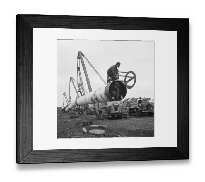 Framed Print : Pipelaying JLP01_08_077164 Framed Print : Pipelaying JLP01_08_077164