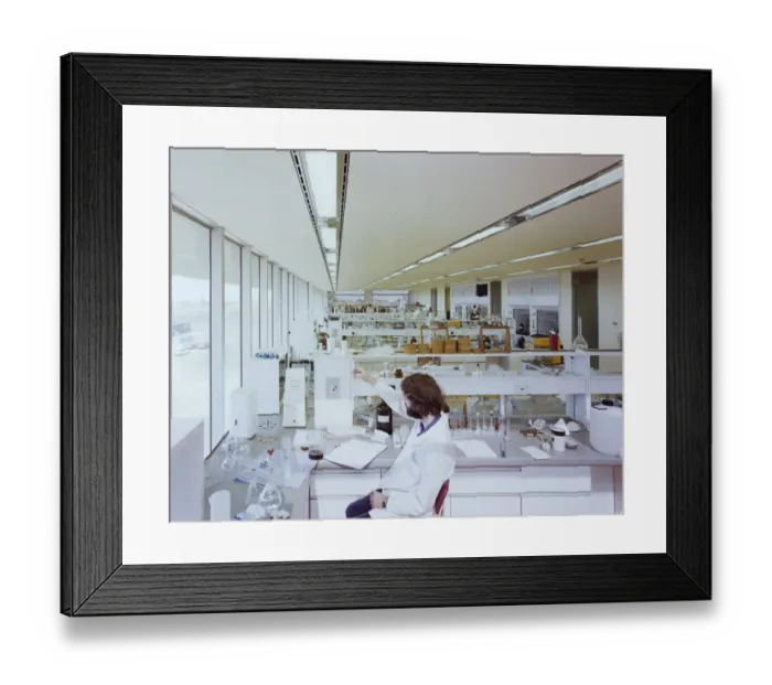 Framed Print : Lab work JLP01_10_14269 Framed Print : Lab work JLP01_10_14269