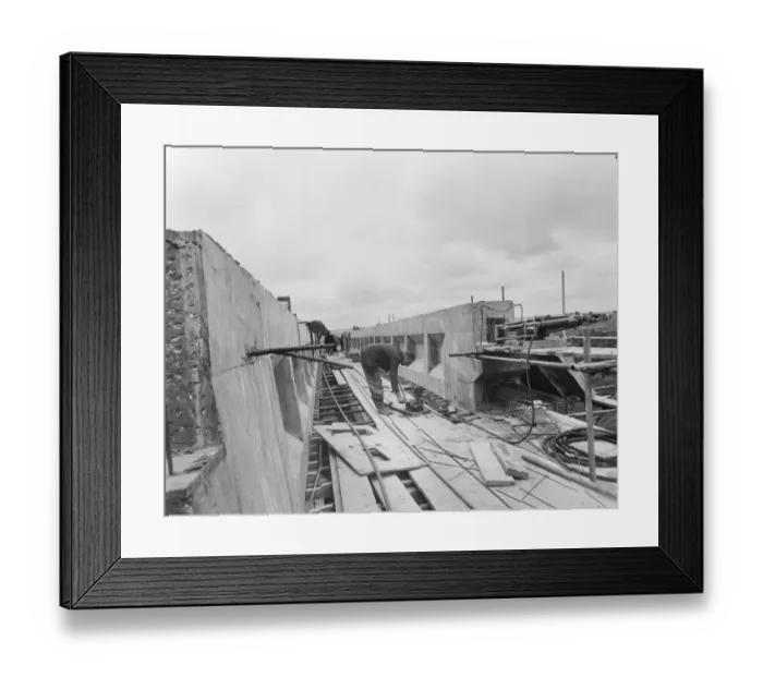 Framed Print : Barn Bank Lane bridge JLP01_08_060467