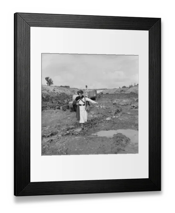 Framed Print : Site nurse JLP01_08_053292