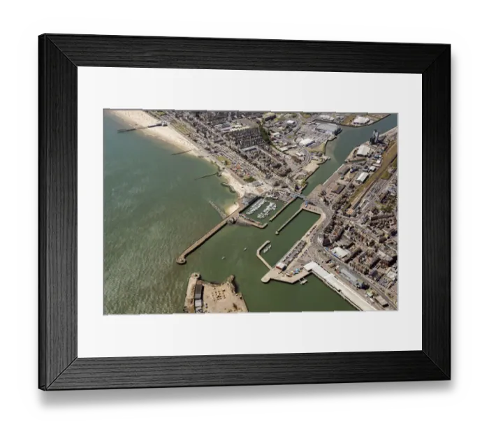 Framed Print : Lowestoft Harbour 33135_009 Framed Print : Lowestoft Harbour 33135_009
