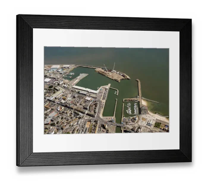 Framed Print : Lowestoft Harbour 33135_030