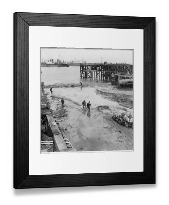 Framed Print : Red Lion Wharf JLP01_01_063_61 Framed Print : Red Lion Wharf JLP01_01_063_61