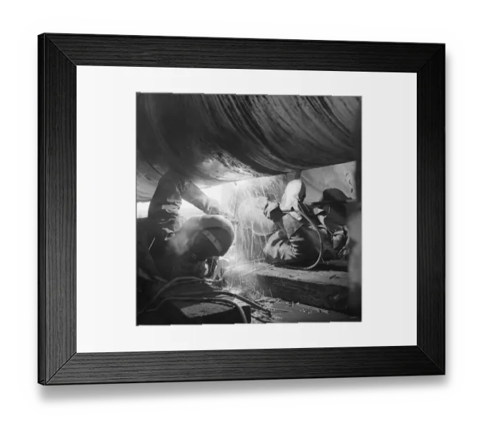 Framed Print : Pipe welders JLP01_08_080354