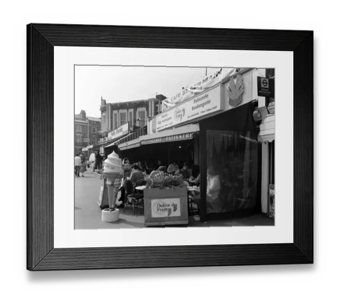 Framed Print : Dining Al Fresco DD004336
