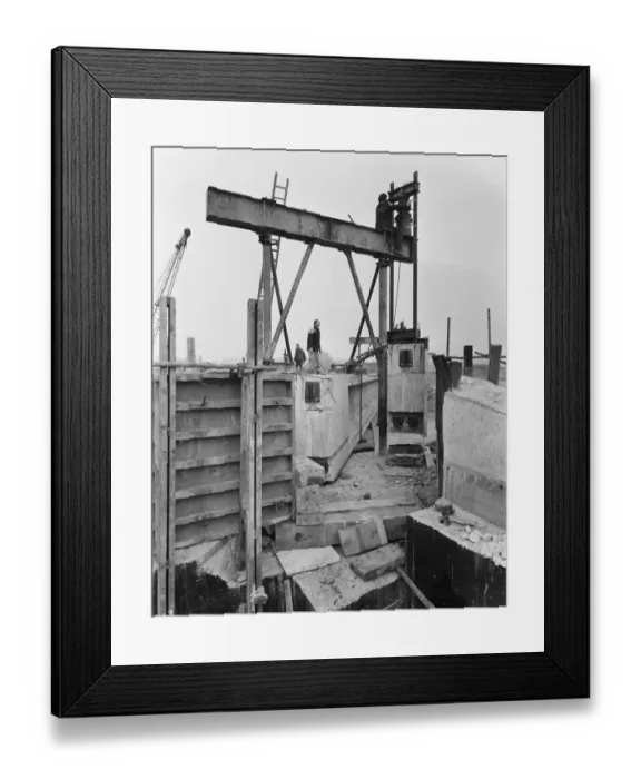 Framed Print : Adjusting jacks JLP01_08_062540