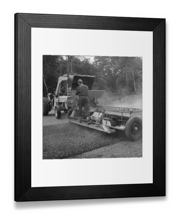 Framed Print : Chipping spreader JLP01_08_063668