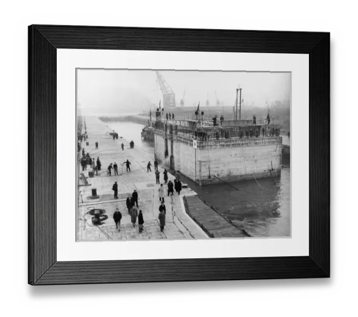 Framed Print : Manouevring a concrete caisson JLP01_01_064_42