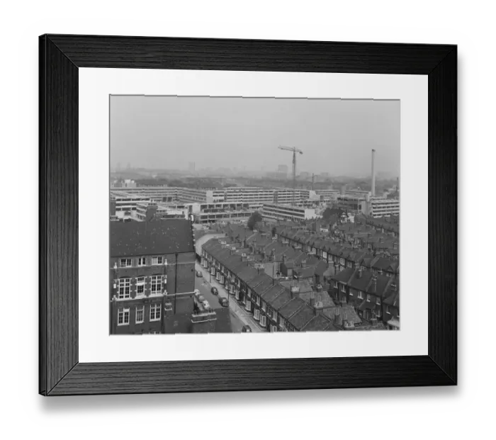 Framed Print : Aylesbury Estate Walworth JLP01_08_081550 Framed Print : Aylesbury Estate Walworth JLP01_08_081550