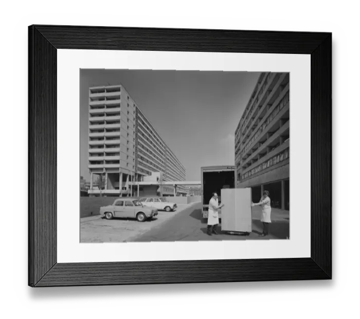 Framed Print : Furniture delivery JLP01_08_087678