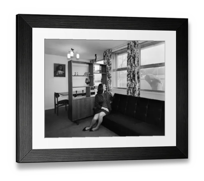 Framed Print : Friends outside JLP01_08_072661 Framed Print : Friends outside JLP01_08_072661