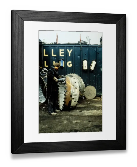 Framed Print : Sharpening JLP01_14_00137