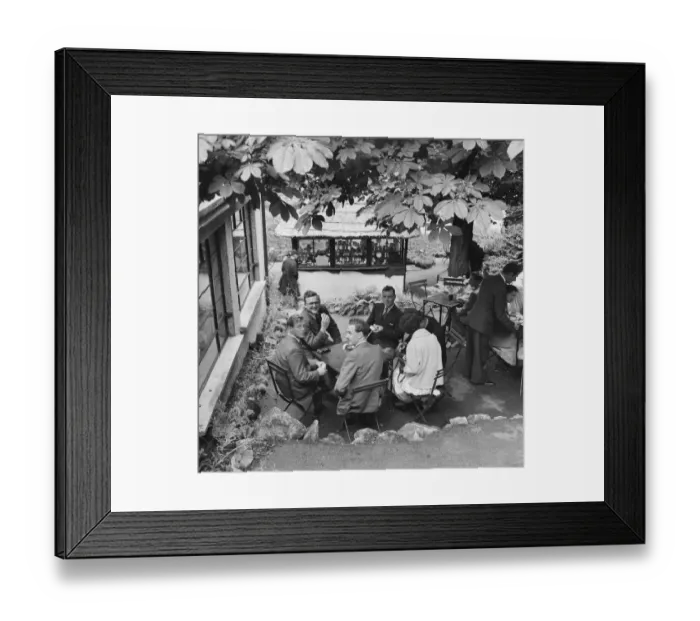 Framed Print : Outdoor refreshments JLP01_08_010288