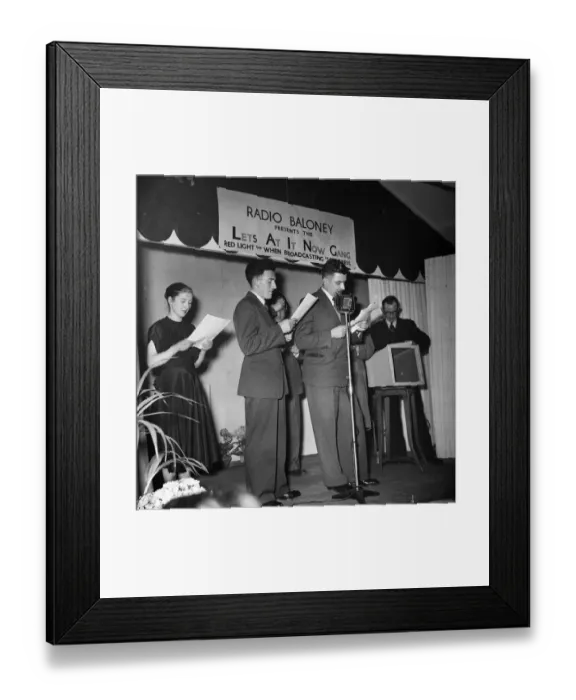 Framed Print : An evening entertainment JLP01_08_008450 Framed Print : An evening entertainment JLP01_08_008450