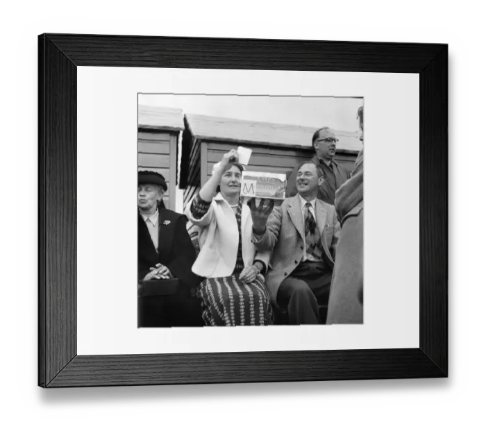 Framed Print : Drawing the raffle JLP01_08_021734 Framed Print : Drawing the raffle JLP01_08_021734