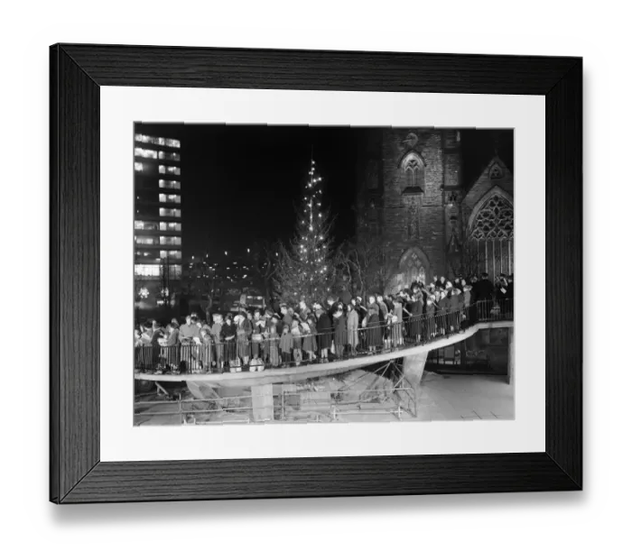 Framed Print : Carol service JLP01_08_067507