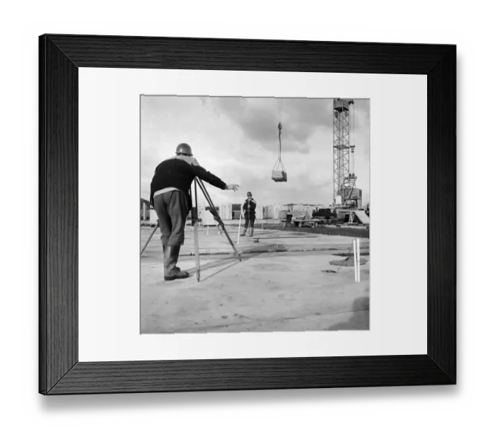 Framed Print : Surveying JLP01_08_07739j