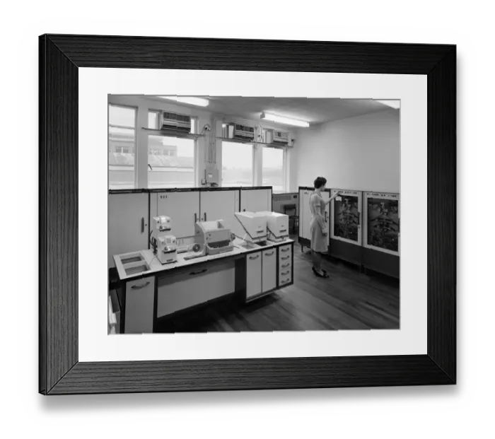 Framed Print : Computer Room JLP01_08_069814 Framed Print : Computer Room JLP01_08_069814