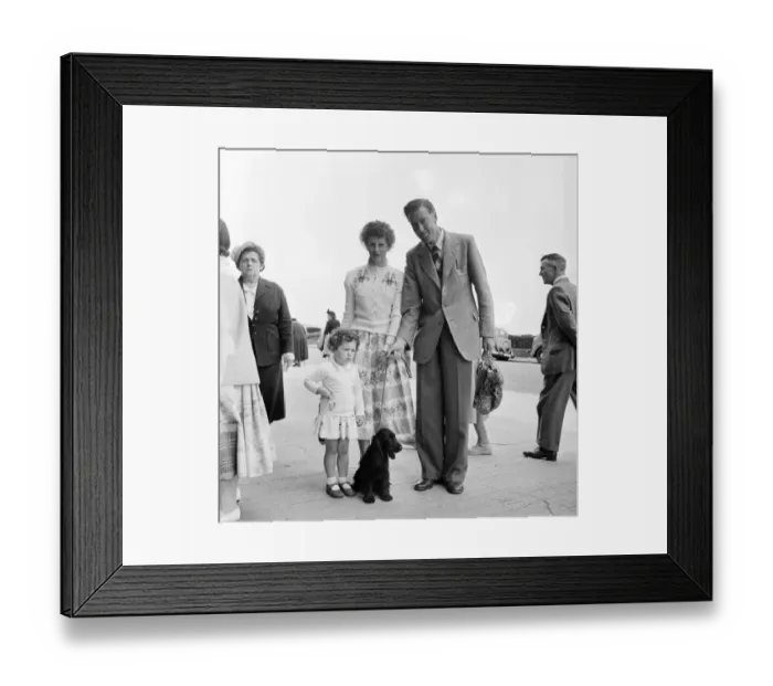 Framed Print : Family outing JLP01_08_021664