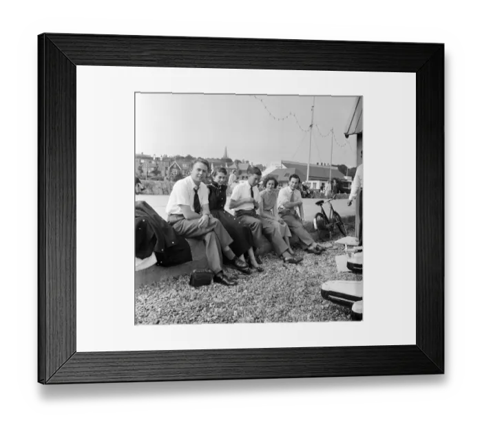 Framed Print : Day trippers JLP01_08_021667
