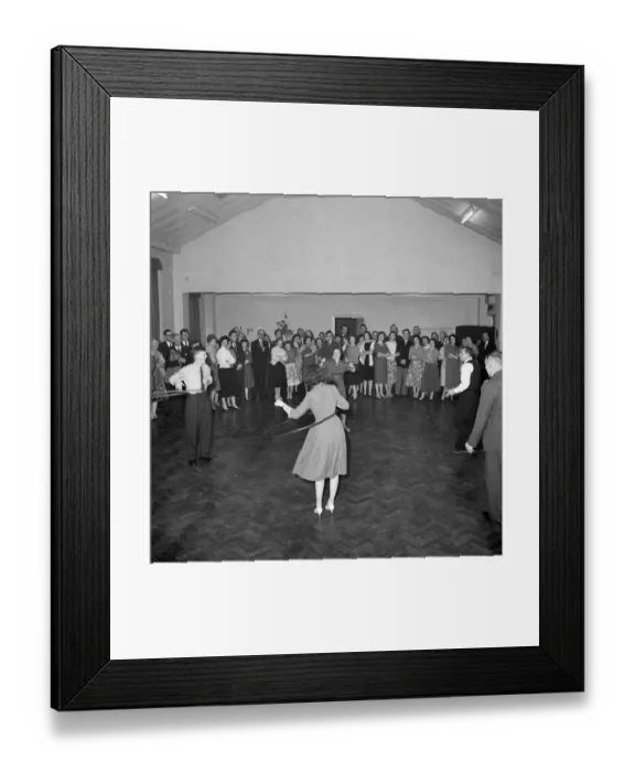 Framed Print : Hula hooping JLP01_08_053753