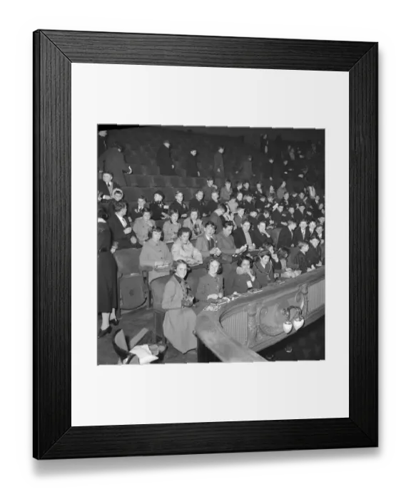 Framed Print : Dress circle JLP01_08_053711