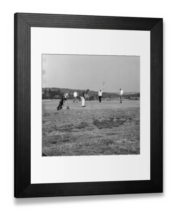 Framed Print : Round of golf JLP01_08_084560