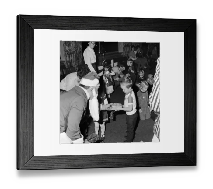 Framed Print : Gift from Santa JLP01_09_861773 Framed Print : Gift from Santa JLP01_09_861773