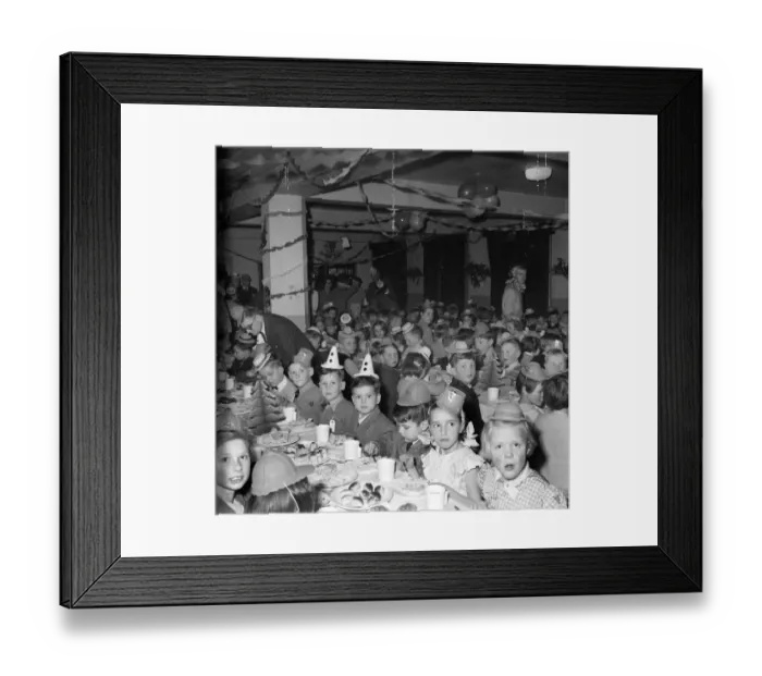 Framed Print : Sitting down for tea JLP01_08_045157