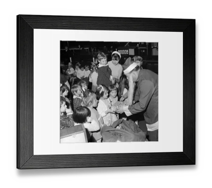 Framed Print : Santa JLP01_08_080128