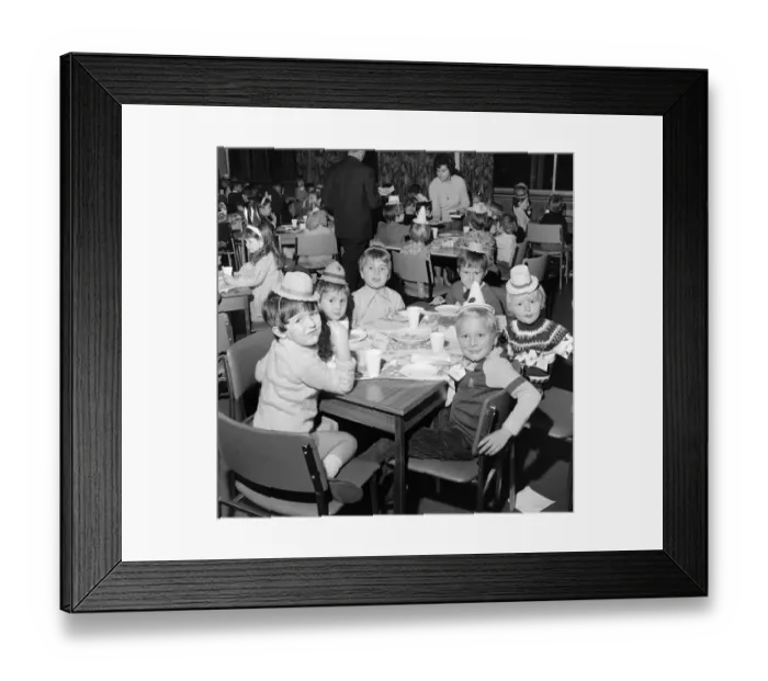 Framed Print : Sitting down for tea JLP01_08_090055