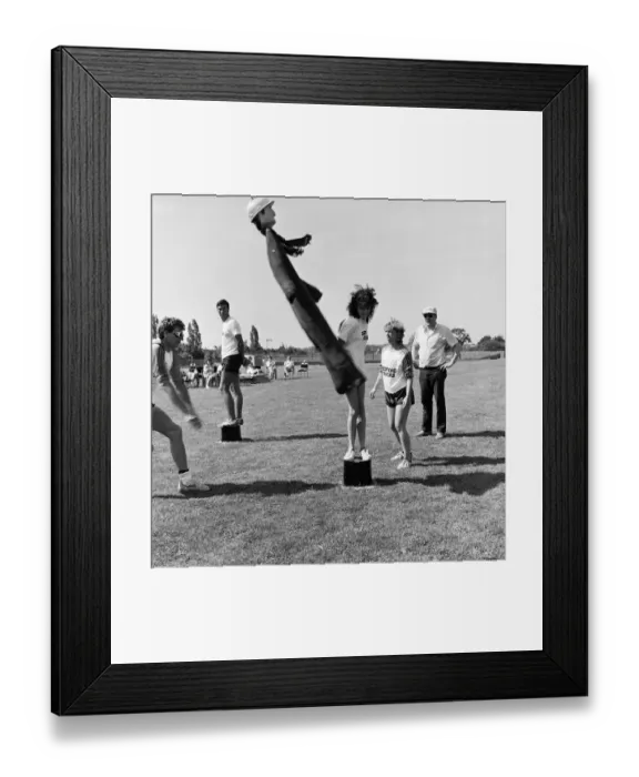 Framed Print : Swinging dummy JLP01_09_860853 Framed Print : Swinging dummy JLP01_09_860853