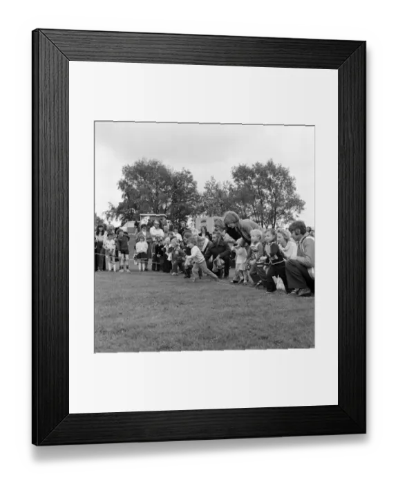 Framed Print : Running race JLP01_09_792070
