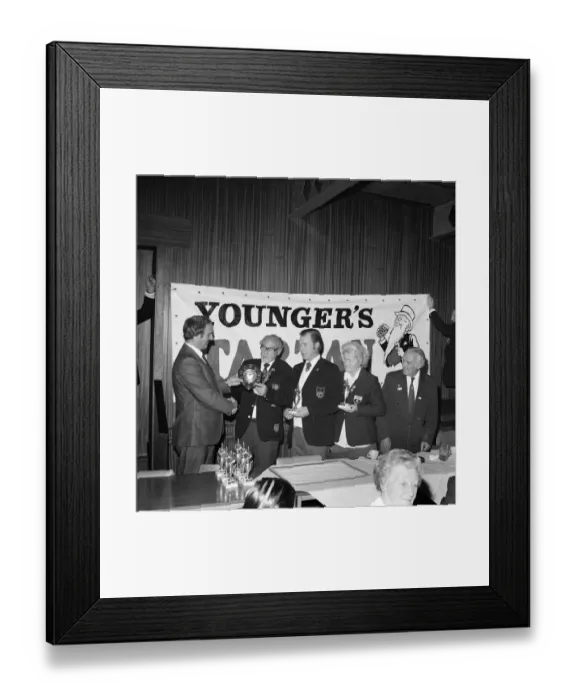 Framed Print : Bowls champions JLP01_09_793391 Framed Print : Bowls champions JLP01_09_793391