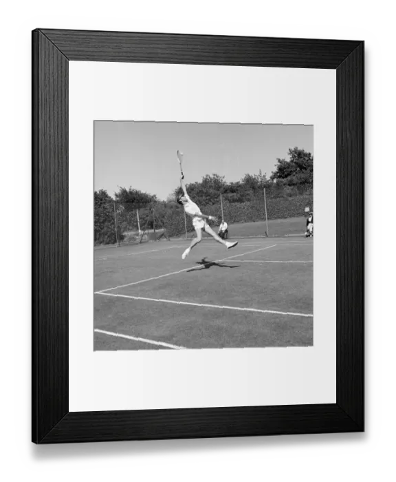 Framed Print : Tennis player JLP01_08_084900 Framed Print : Tennis player JLP01_08_084900
