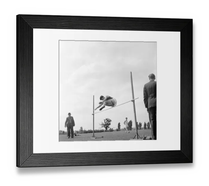 Framed Print : High jump JLP01_08_046949