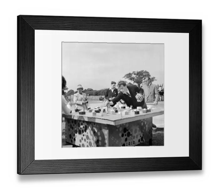 Framed Print : Hoopla JLP01_08_046961 Framed Print : Hoopla JLP01_08_046961