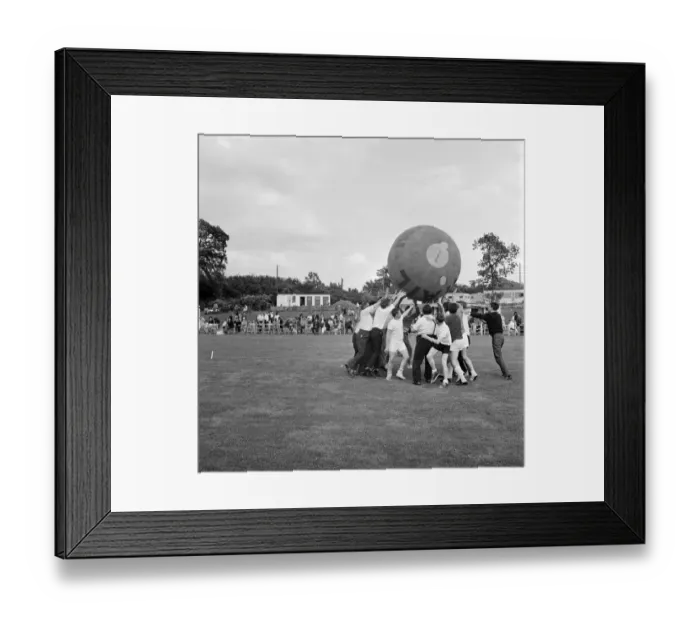Framed Print : Pushball JLP01_08_065935