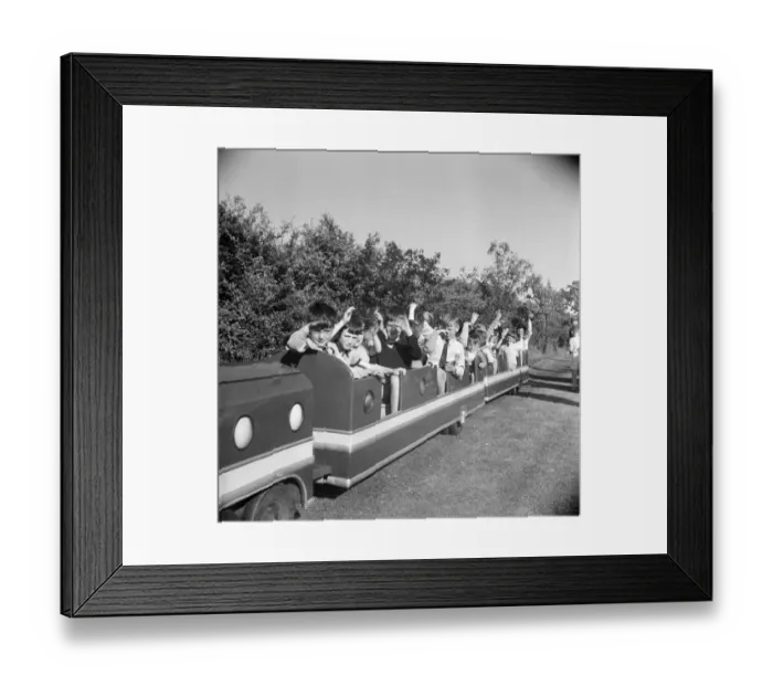 Framed Print : Train ride JLP01_08_043913