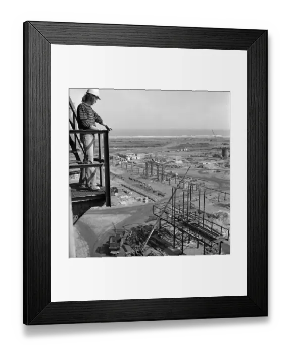 Framed Print : High gantry JLP01_09_753478 Framed Print : High gantry JLP01_09_753478